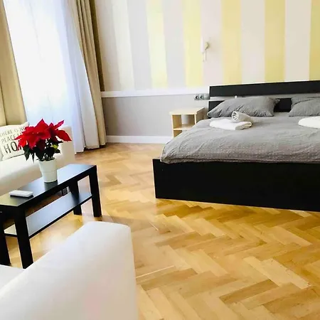 Deluxe Residence At Dancing House