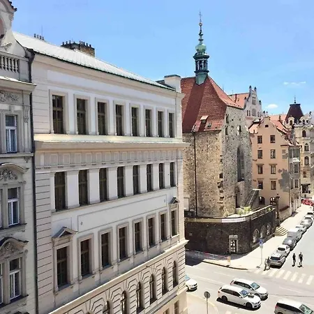 Deluxe Residence At Dancing House *
