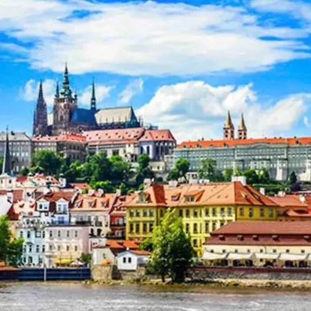 Deluxe Residence At Dancing House Praha